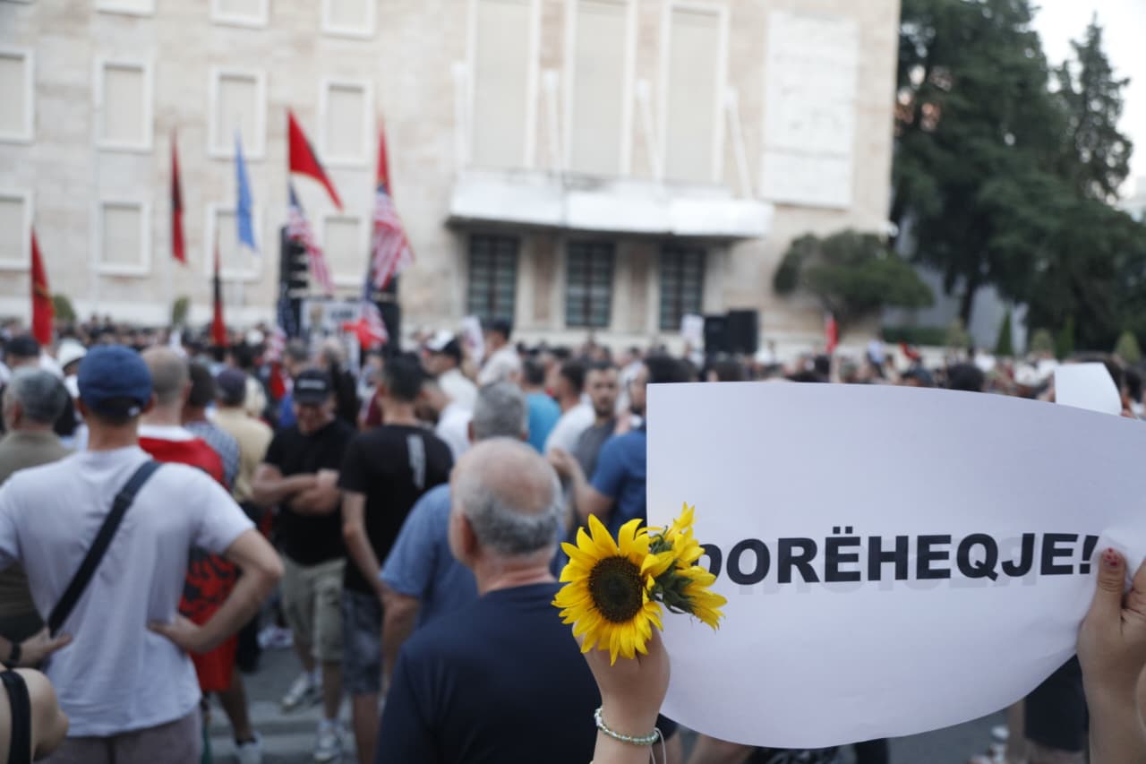 protestues ne kryeministri