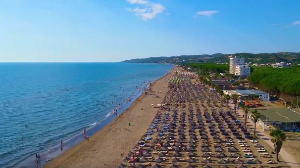 VIDEO/ Rama: Bukuria e bregdetit të Spilles, një nga destinacionet e verës