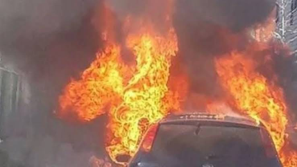 Makina merr flakë në lëvizje, incidenti alarmon aksin Dibër–Rrëshen