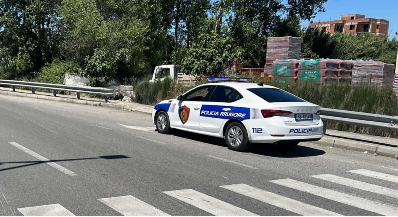 Policia e Shtetit pranë Shkallnurit. Foto ilustruese nga Media Amfora