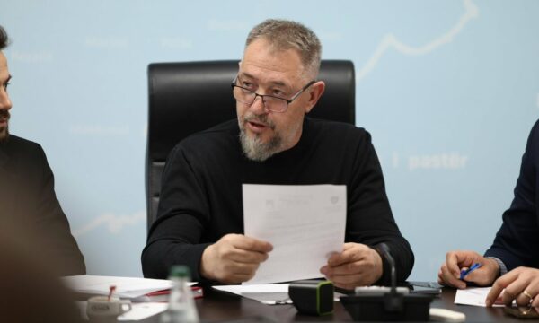 Lushtaku: Kompetencat e qeverisjes lokale nuk janë pronë e asnjë qeverie, protestojmë më 1 shtator