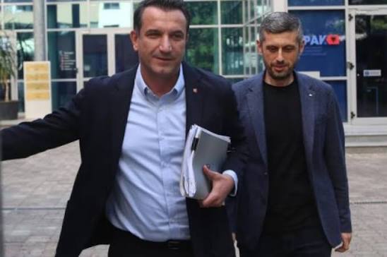 Veliaj vijon “fshesën” në administratë, firmos shkarkimin e nënkryetarit të Bashkisë
