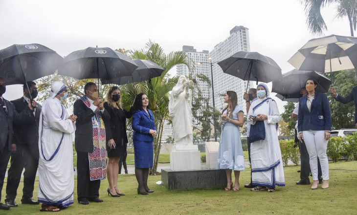 ​Përurohet shtatorja e Shën Terezës në Panama