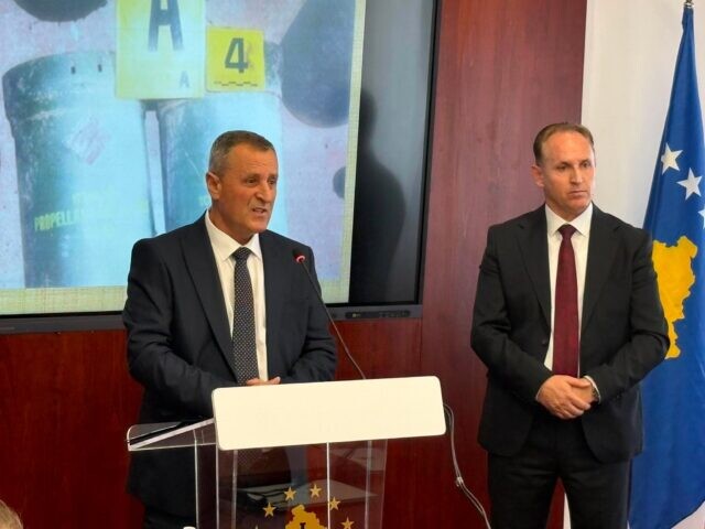 (VIDEO) Kosovë, Prokuroria Speciale dorëzoi aktakuzë për krimet e luftës në Prekaz
