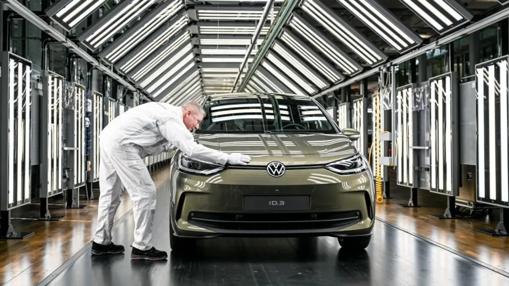 Volkswagen miraton planin për të shkurtuar edhe 50.000 vende pune