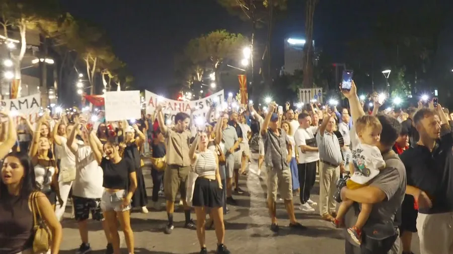 Arben Ahmetaj i drejtohet popullit shqiptar: Jam i përfshirë në protestë! Mos lejoni të shuhet, pasi Shqipëria do të vdesë