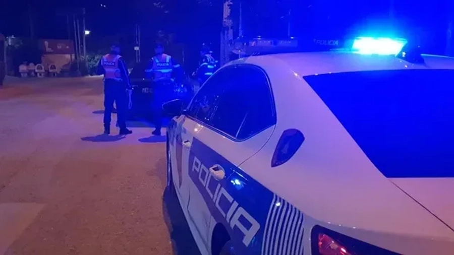 EMRAT/ Kërcet arma në Tiranë, dy persona të plagosur