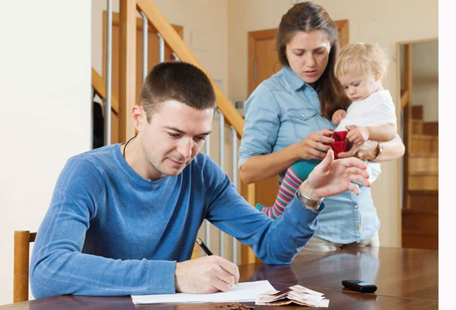 Për çfarë i shpenzojnë paratë shqiptarët dhe europianët: 29% për ushqime, gati trefishi i BE-së
