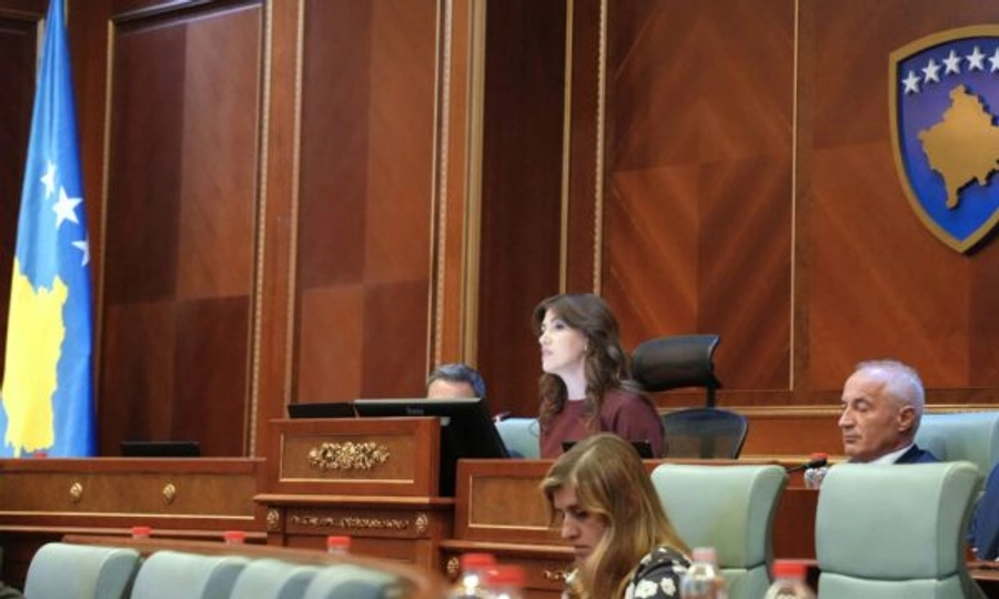 Albulena Haxhiu zgjidhet sërish kryetare e Kuvendit të Kosovës, me 62 vota pro