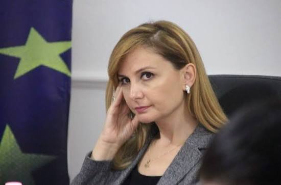 “Dje Ergysi, sot Ron Yeffet”, Tabaku: Ndryshojnë emrat, por mbetet sistemi i Ramës