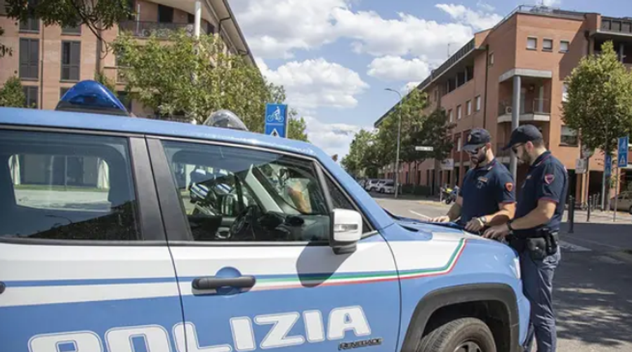 Dy çanta të mëdha plot me bizhuteri/ ‘Skifterët’ shqiptarë arrestohen në makinën me qira