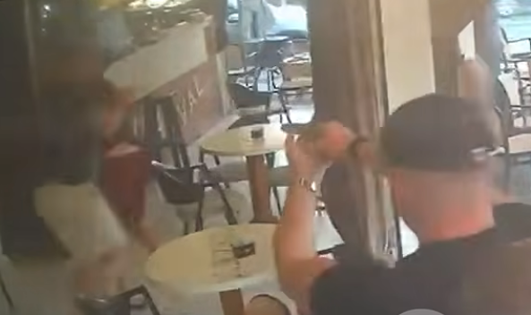 Sherri me kamarierin për pak sa nuk u kthye në tragjedi, 3 persona të armatosur hyjnë në lokal