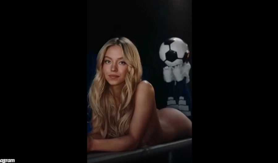 FOTOT/ Sydney Sweeney më provokuese se kurrë, shfaqet krejtësisht topless në reklamën e re