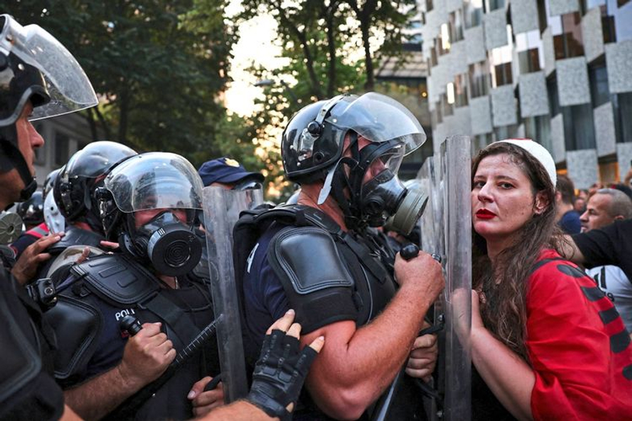Nuk ndalen protestat/ Televizioni publik gjerman: Përshkallëzohet lëvizja politike kundër Edi Ramës