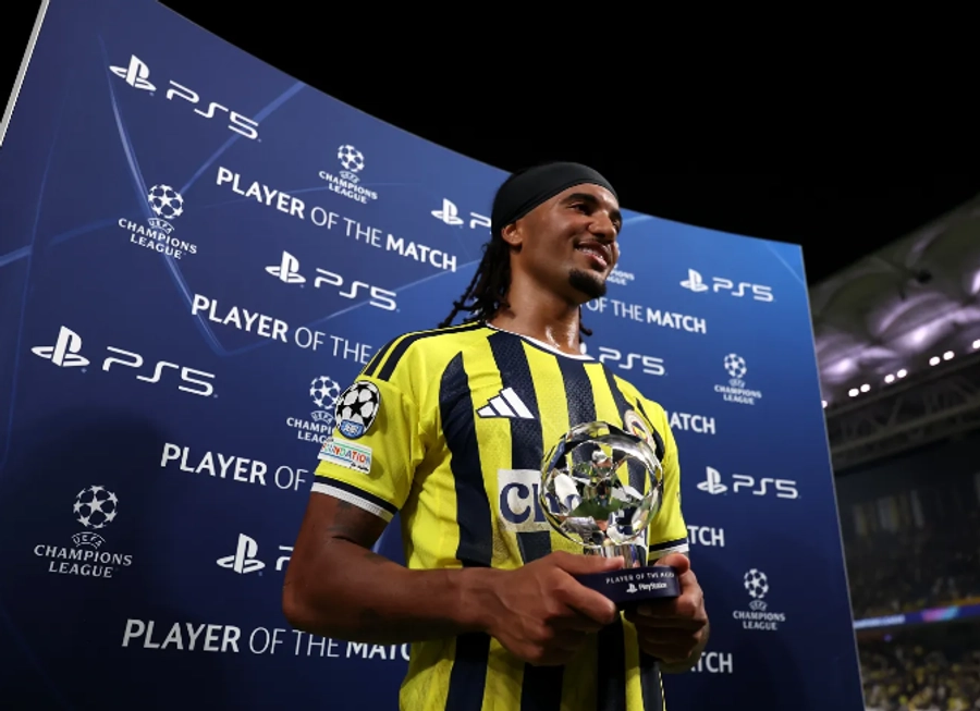 VIDEO/ ‘Çfarë do të thotë ka dhënë dorëheqjen?, reagimi i ‘yllit’ të Fenerbahces kur merr vesh lajmin ‘live’