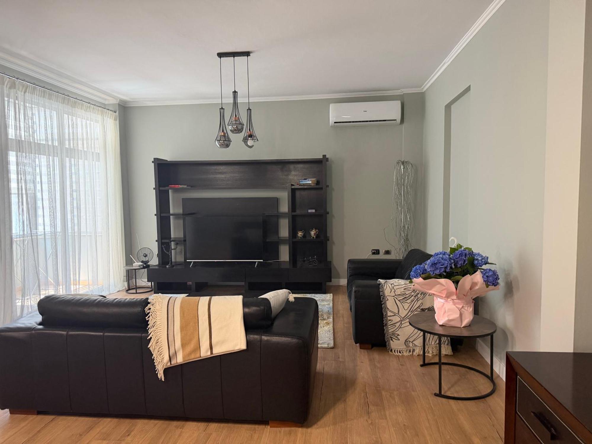 “Shqiptari anulon rezervimin në Booking dhe i lë 6 pikë apartamentit që s’e vizitoi kurrë”