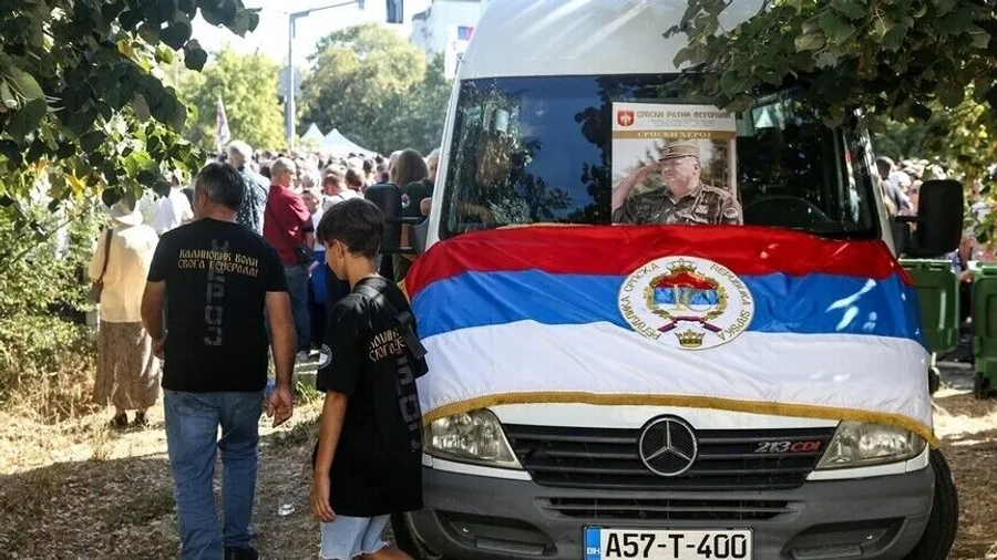 Funerali i ‘papranueshëm’ i Mlladiç/ Kroacia paralajmëron Serbinë për tërheqjen e mbështetjes për në BE
