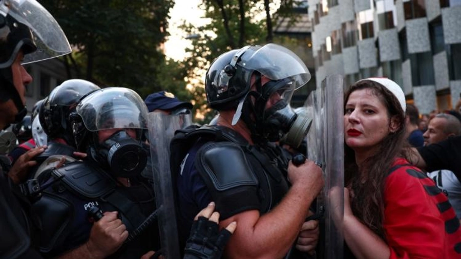 Televizioni francez: Protesta në Shqipëri është shndërruar në një mobilizim afatgjatë kundër modelit Rama