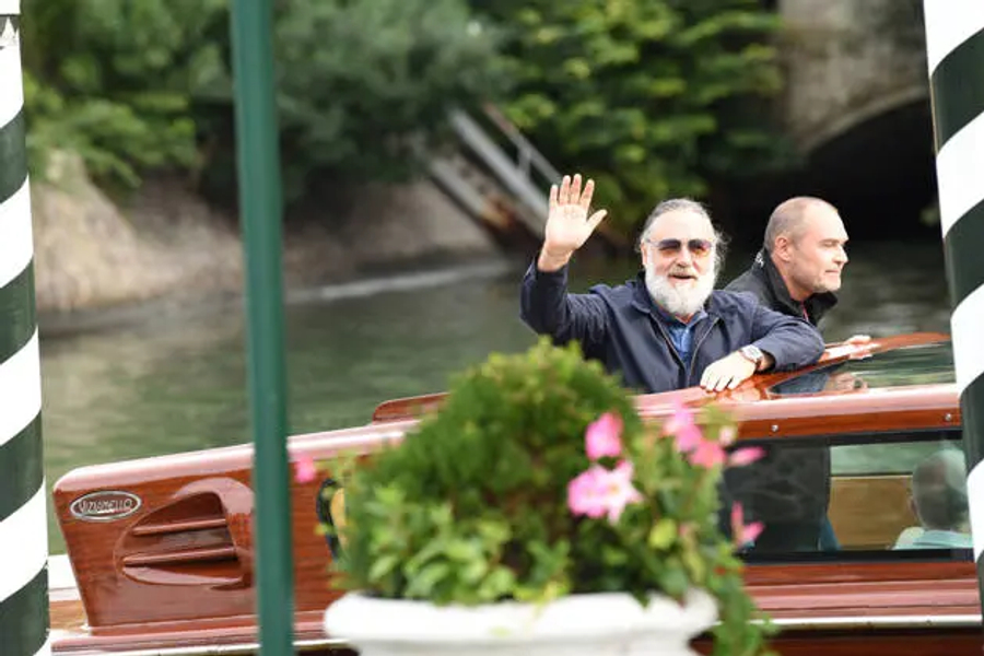 Russell Crowe, Venecia dhe rrëfimi për jetën mes kinemasë dhe muzikës