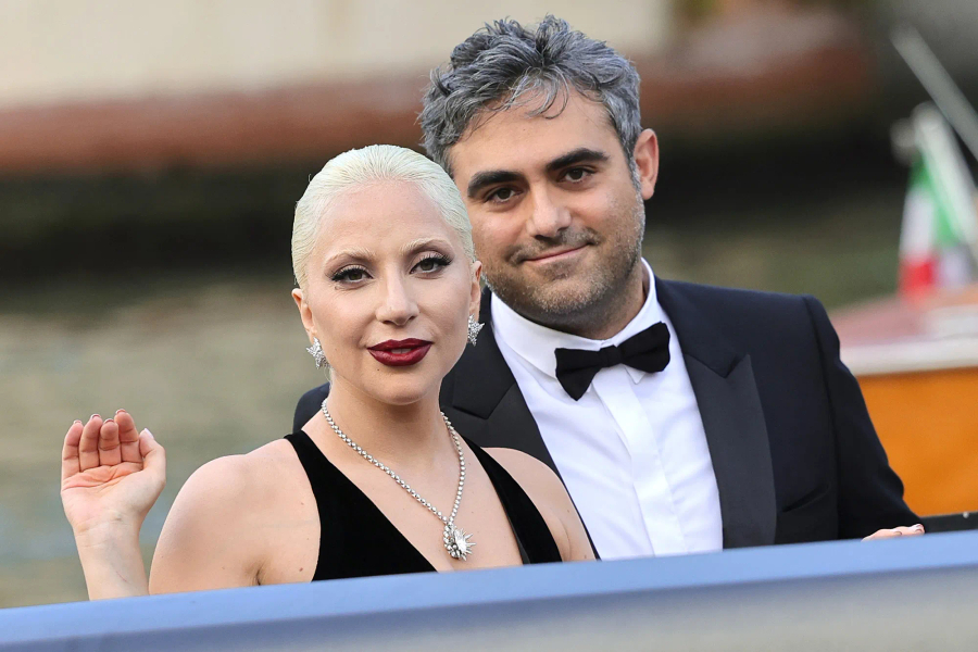 Lady Gaga bëhet nënë për herë të parë, fotot ekskluzive me foshnjën pushtojnë rrjetin