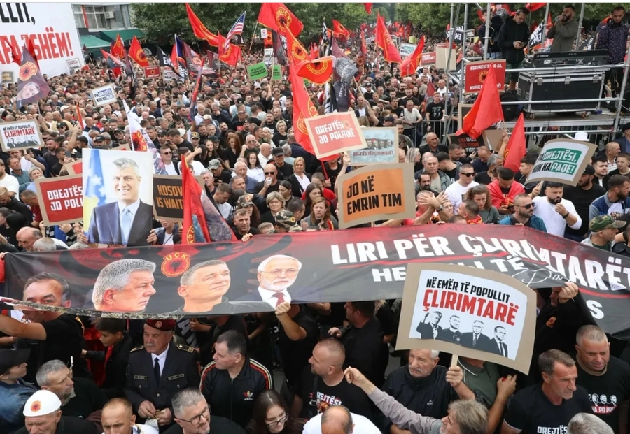 'Liria ka Emër!'/ Në marshim morën pjesë rreth 100 mijë qytetarë