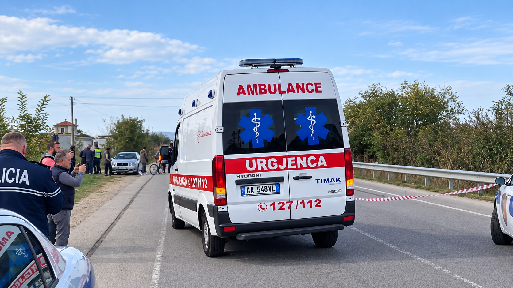 Aksident në Rrugën e Arbrit, dy persona përfundojnë në spital pas përplasjes së dy makinave