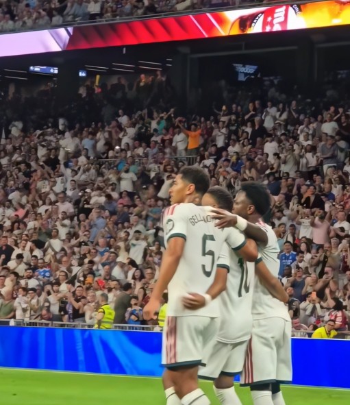 Tre yje, një fanellë, një festë: magjia e Mbappé, Vinicius dhe Bellingham
