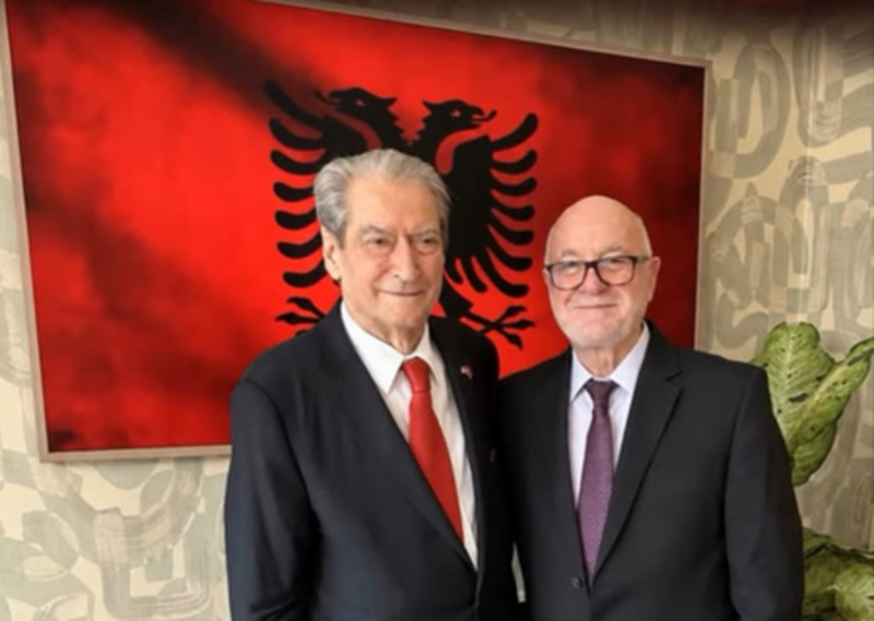 Berisha takon Berishën në New Jersey, ish-ambasadori: “Një foto që flet sa një mijë fjalë”