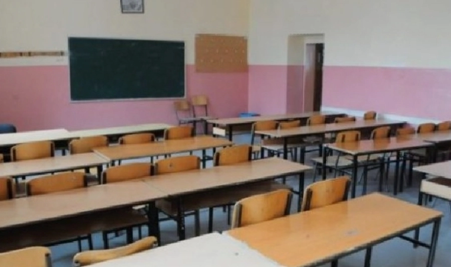 Shpopullimi/ Në qarkun e Fierit më pak nxënës në banka! Shkollat në periferi e ato rurale drejt boshatisjes