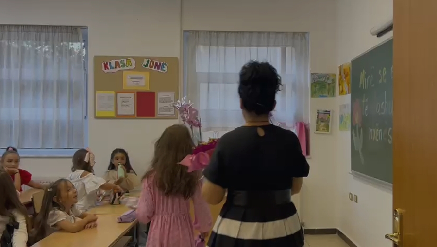  Numri i nxënësve në qarkun e Korçës po tkurret/ Këtë vit gati 700 më pak në bankat e shkollës