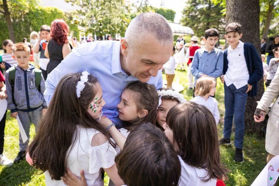 Urimi dhe mesazhi i Metës: PISA janë një tjetër dëshmi e gjendjes alarmante të shkollave! Për PL-në arsimi prioritet
