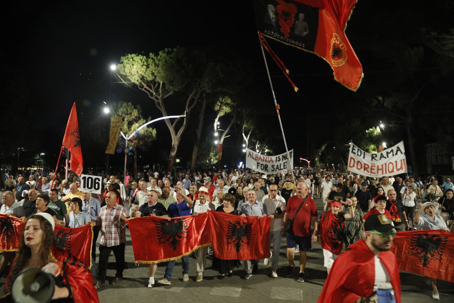 Thërrasin 'Rama jepe dorëheqjen'! Narkopolicia procedon me akuzë qesharake 20 protestues paqësorë: Prishën qetësinë... 
