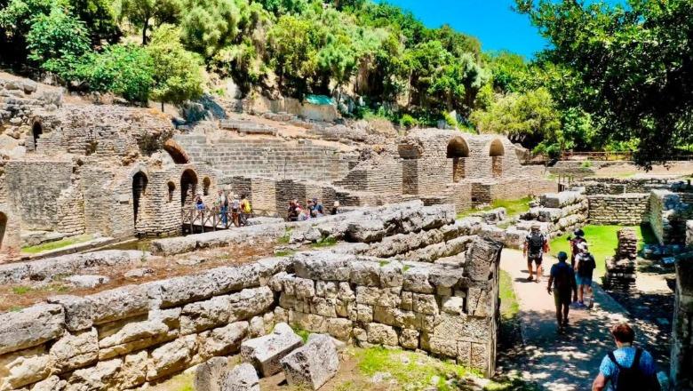 Butrinti tërheq gjithnjë e më shumë turistë, Gonxhja publikon shifrat: 155% më shumë vizitorë, të ardhurat janë rritur me 218% në krahasim me vitin 2023
