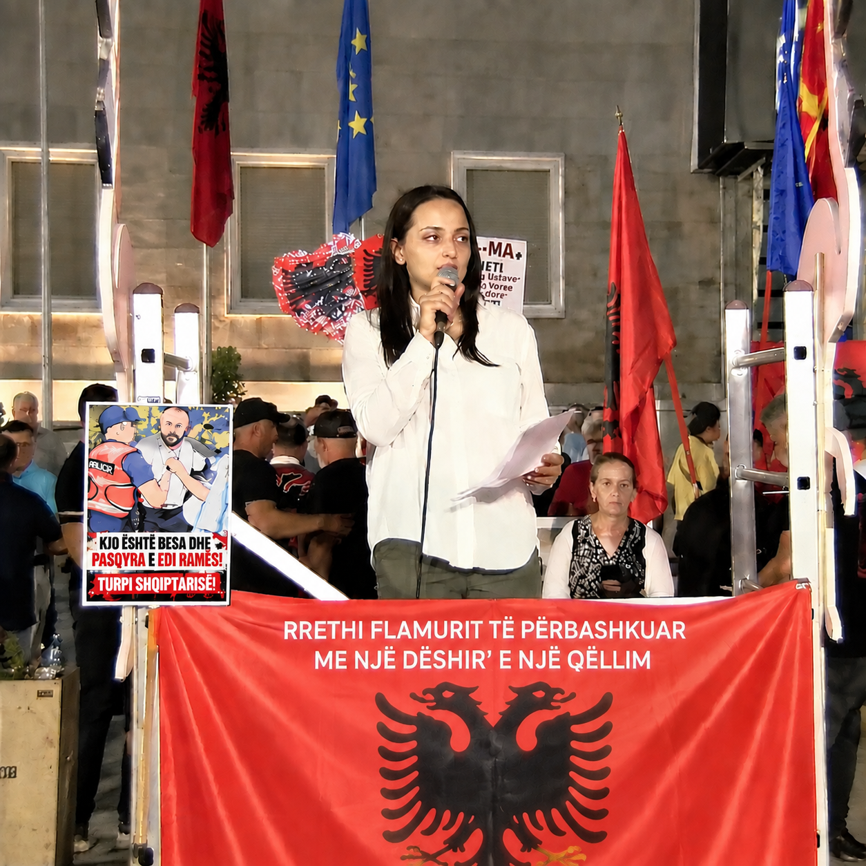 Dhuna policore në protestë, aktivistja: Do vijojmë bllokimin e institucioneve dhe Kuvendit!