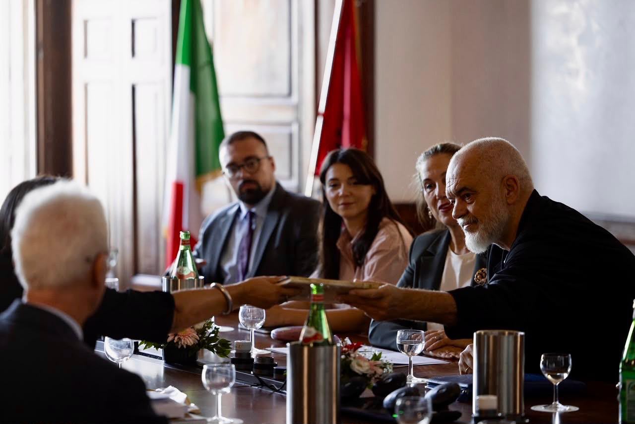Rama në Napoli, viziton katedrën e Gjuhës Shqipe: Të krijojmë një rrjet për ruajtjen dhe promovimin e trashëgimisë shqiptare