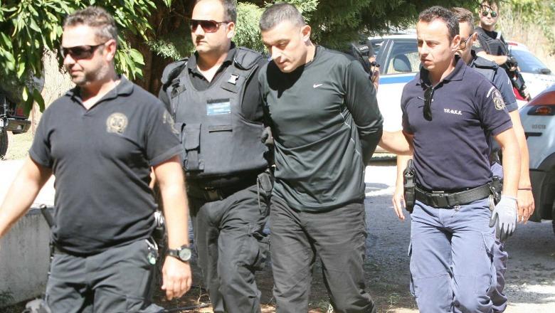 Nga arratisjet spektakolare te dënimet me burgim të përjetshëm, si arriti Alket Rizai të merrte 16 leje për të dalë nga qelia
