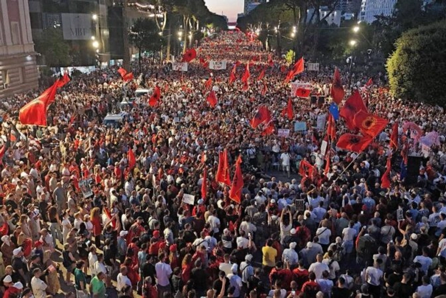 Sot protesta e 108-të kundër Ramës, qytetarët rikthehen në shesh: Kryeministër jep dorëheqjen!