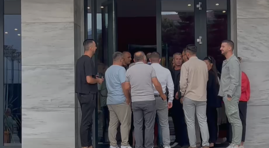 Qytetarët e Maliqit kundër bashkimit me Korçën, thirrje Ramës: Ndryshoni mendje, mos e shkrini bashkinë