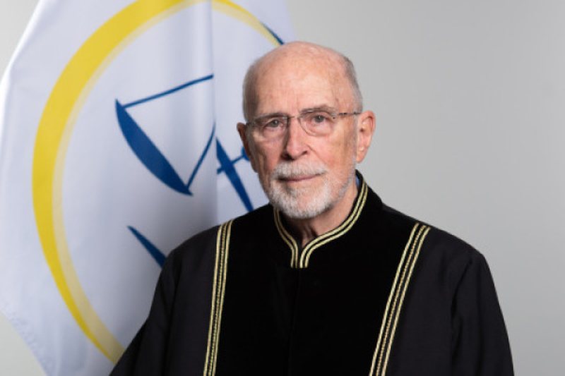 Kush është Charles Smith, amerikani që dënoi me 81 vjet burgim ish krerët e UÇK-së