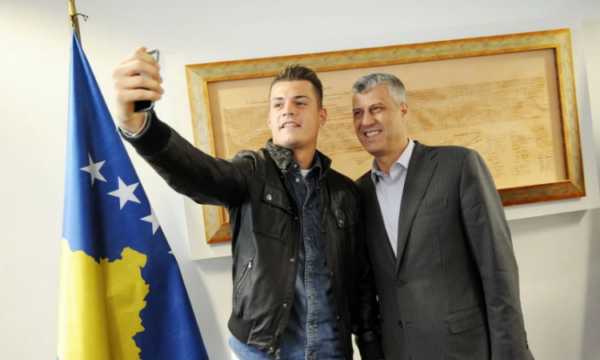 Granit Xhaka në mbështetje të çlirimtarëve: Luftuan në tokën e tyre për lirinë e atdheut!
