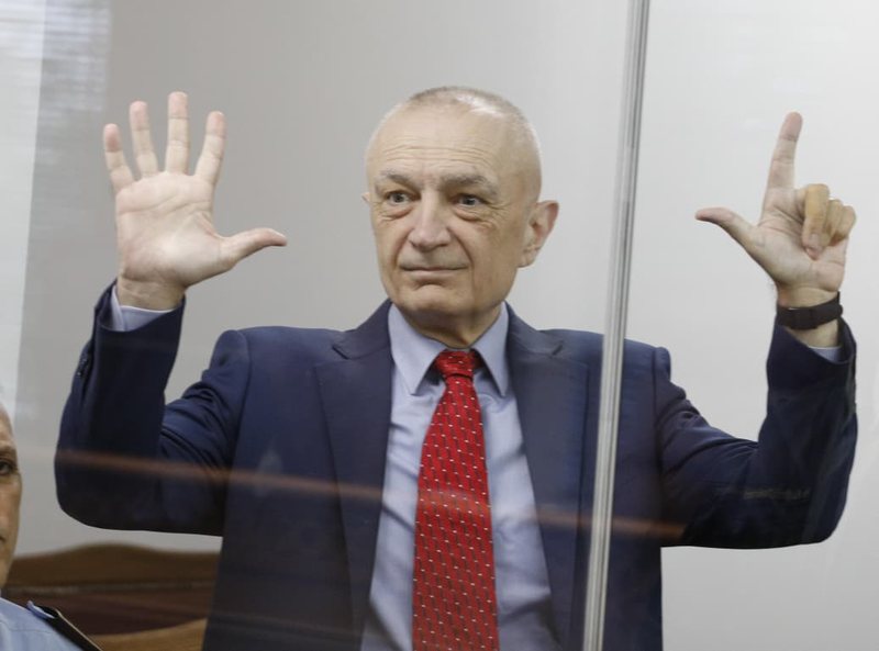 “Nuk më janë vënë në dispozicion të gjitha fashikujt” – Shtyhet gjyqi i themelit për Ilir Metën, ja kur do të mbahet seanca e radhës