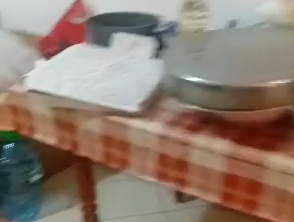 “Nuk kam më asgjë në shtëpi”/ Nëna kërkon ndihmë për djalin 13-vjeçar: “S’kemi as bukë, as ujë”