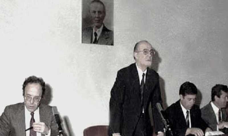 “Lidhur me grevën e Sindikatave, i dhashë udhëzimet kryeministrit Fatos Nano, por ne s’duhet ta ndërpresim veprimtarinë tonë komuniste…”/ Zbulohet raporti i Ramiz Alisë, në mbledhjen e Byrosë, 11 prill ‘91