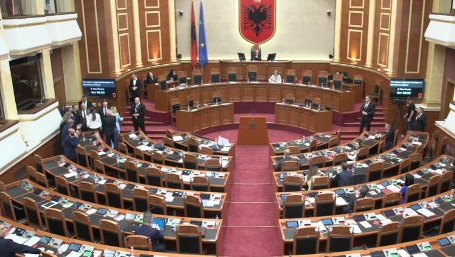 Rama u vë fre pagave të magjistratëve, Kuvendi përcakton me 84 vota formulën e re