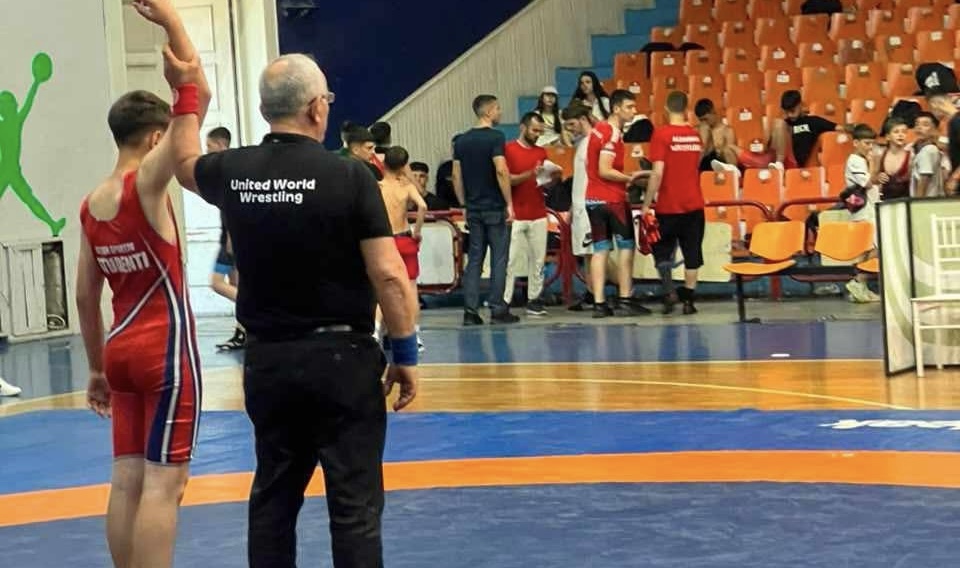 Sportistët e Klubit Student prej 3 muajsh pa paga, ku janë fondet?