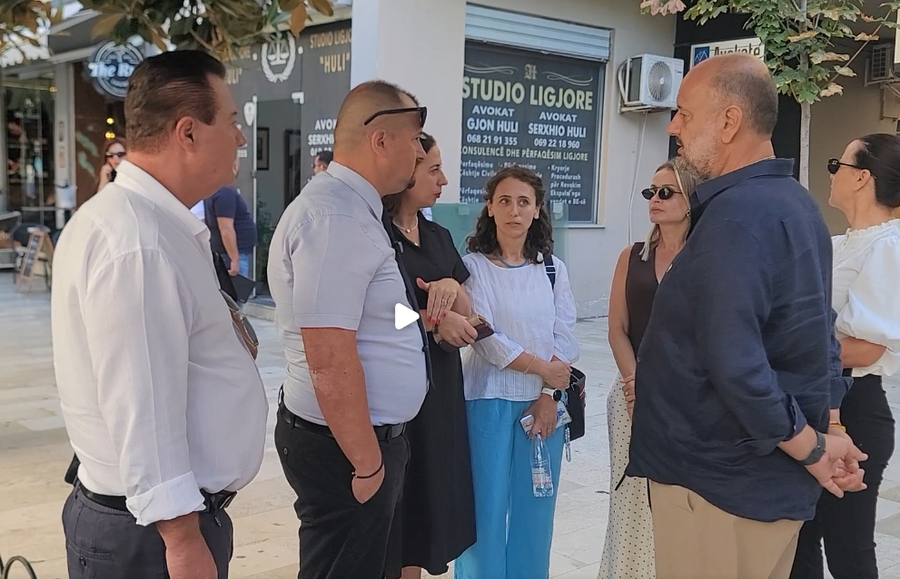 Iu plagos kolegu, avokatët në Durrës bojkotojnë për dy orë seancat gjyqësore
