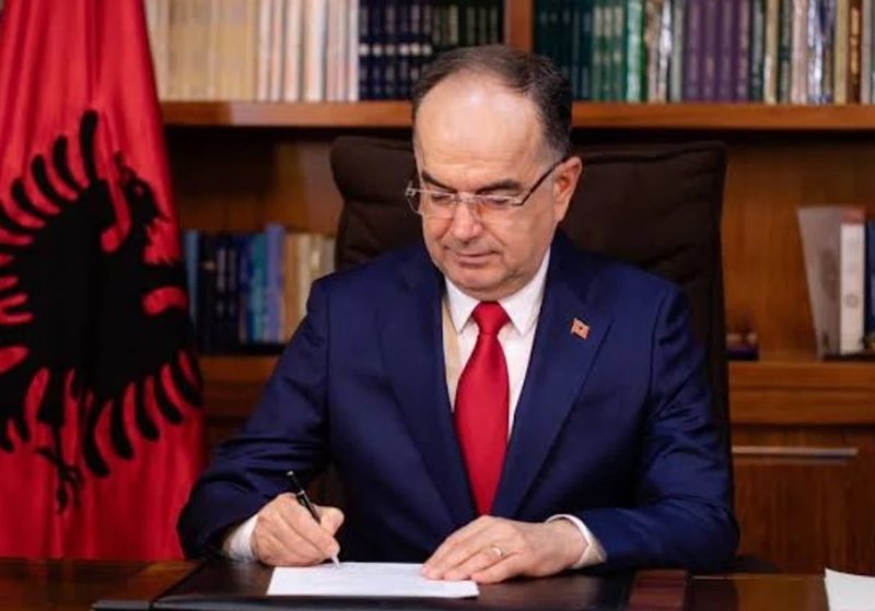 Presidenti Begaj dekreton ligjin për formulën e re të pagave të gjyqtarëve dhe prokurorëve!