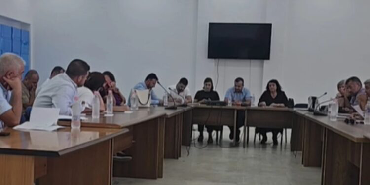 Reforma Territoriale, Këshilli Bashkiak i Krujës voton kundër kalimit të Rinasit dhe aeroportit “Nënë Tereza” nën administrimin e Tiranës