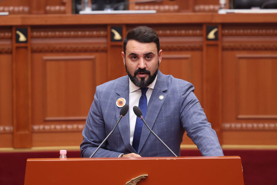 Këlliçi: Për të pasur sukses në Shqipëri, duhet të bëhesh 'si Roni'