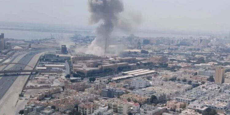 Arabia Saudite nën alarm, shpërthim i fuqishëm gjatë natës, goditen dhe sistemet e navigimit në aeroport